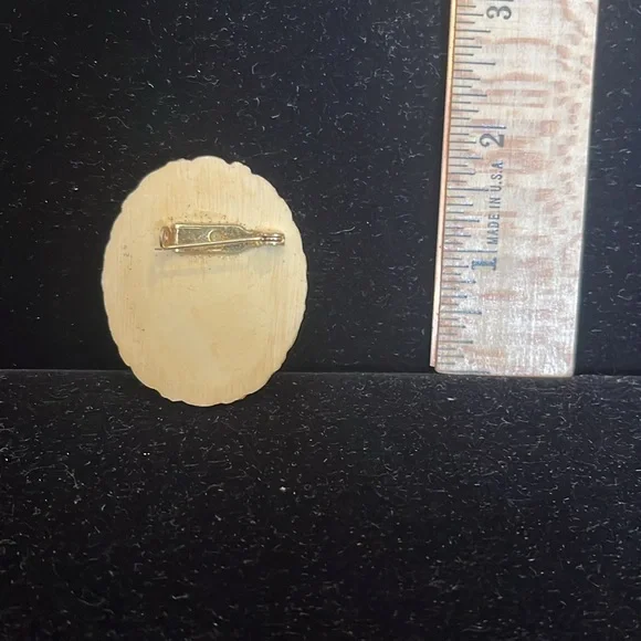 Vintage floral pin - Picture 2 of 3